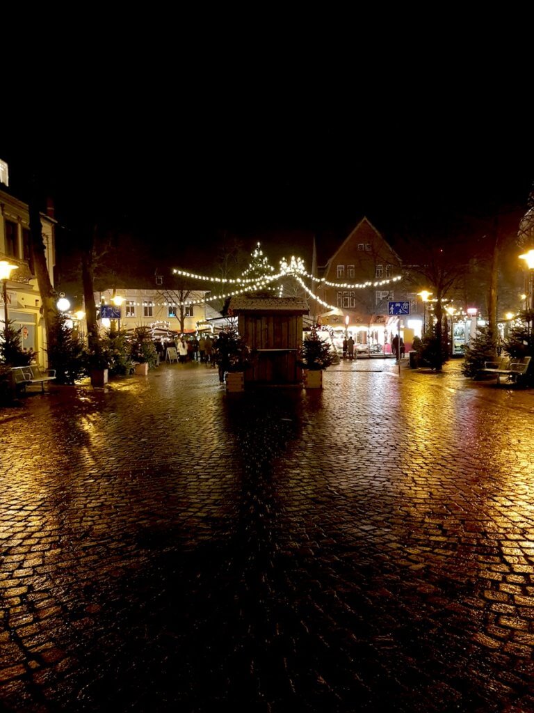 Der Weihnachtsmarkt auf dem Rondeel in Ahrensburg – Foto: Nicole Stroschein