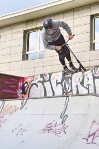 Benny auf der Halfpipe im Skatepark Ahrensburg – Foto: Nicole Stroschein