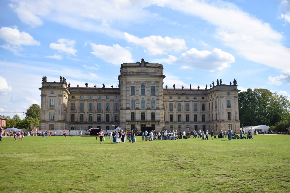 Das kleine Fest im großen Park von Ahrensburgs Partnerstadt Ludwigslust