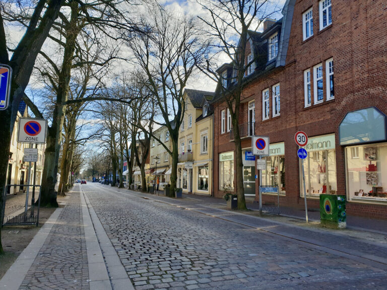 Was Ist Heute In Ahrensburg Passiert Die Hagener Allee in Ahrensburg gestern und heute