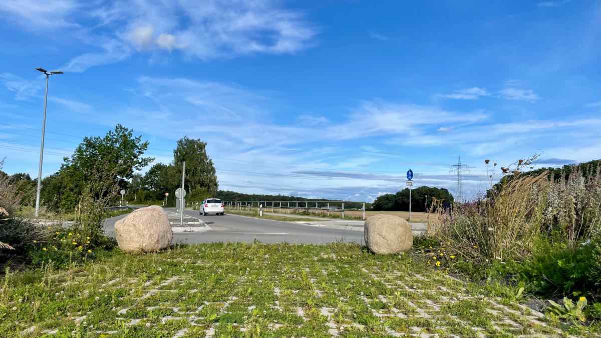 Kreisverkehr, Gewerbegebiet Beimoor Süd, Ahrensburg – Foto: Nicole Schmidt
