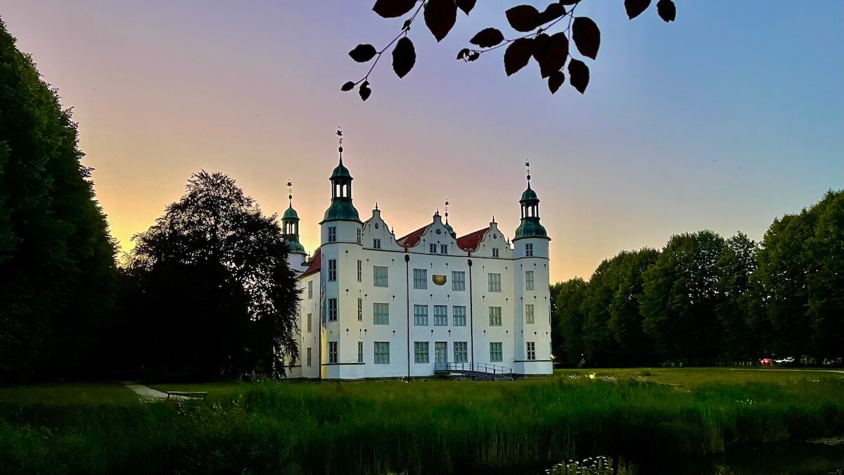Schloss Ahrensburg im Juni 2022