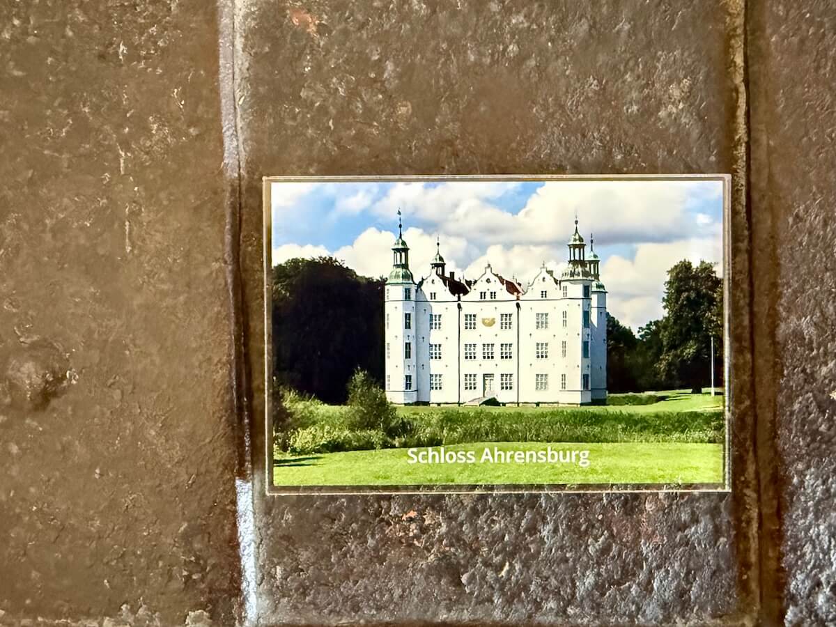 Magnet mit einem Foto von Schloss Ahrensburg – Foto: Nicole Theinert