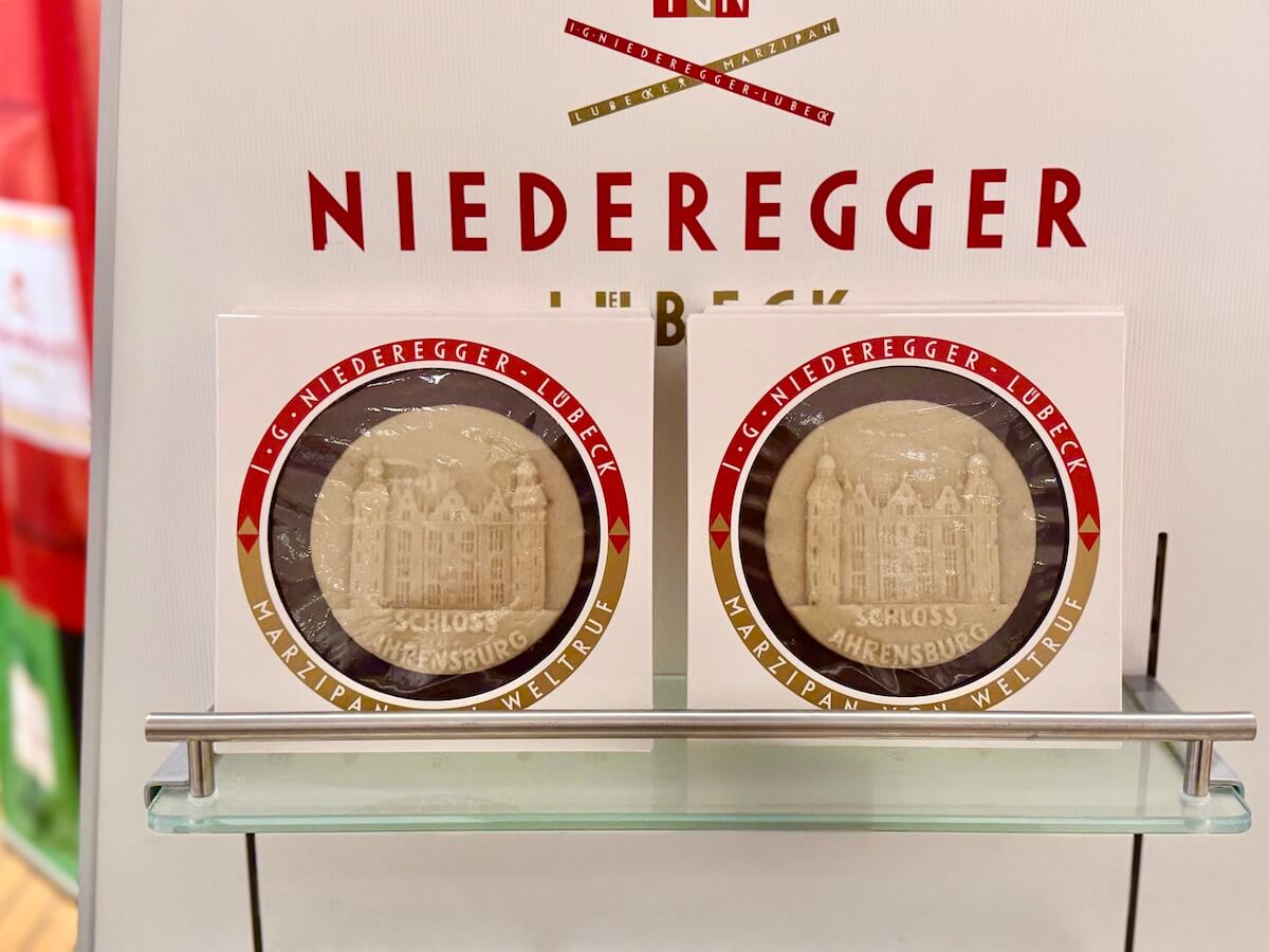Marzipan von Niederegger mit dem Bild von Schloss Ahrensburg