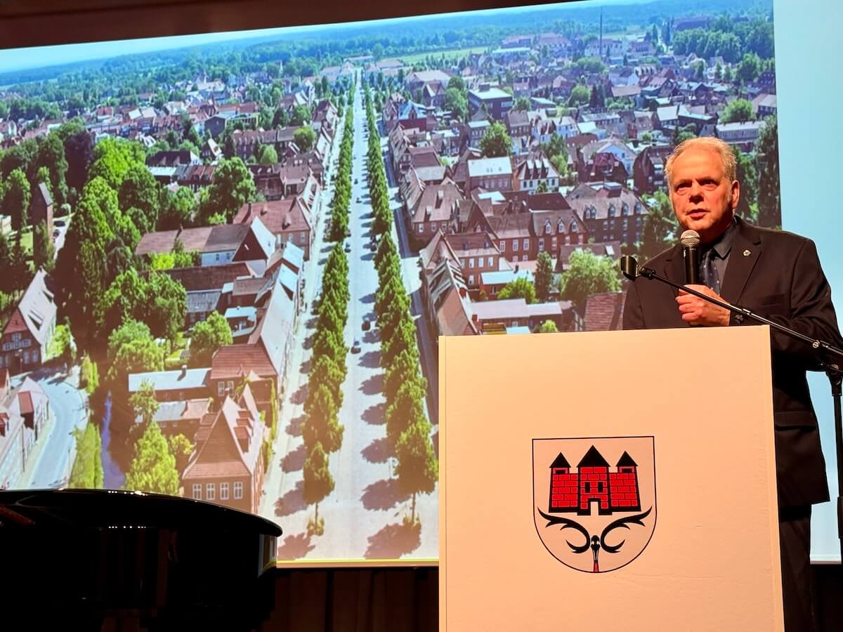 Neujahrsempfang Ahrensburg 2026, Helmut Schapper am Rednerpult